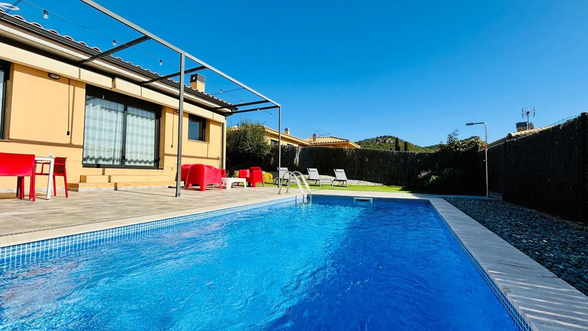 Dom wakacyjny Willa Modernes Einfamilienhaus Mit Pool Torroella de Montgrí